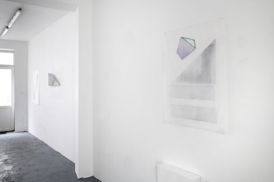 Intersti-Ciel, La Part Du Feu, Bruxelles, 2020, vues de l’exposition de Sarah Behets, taille douce, encre et photogramme